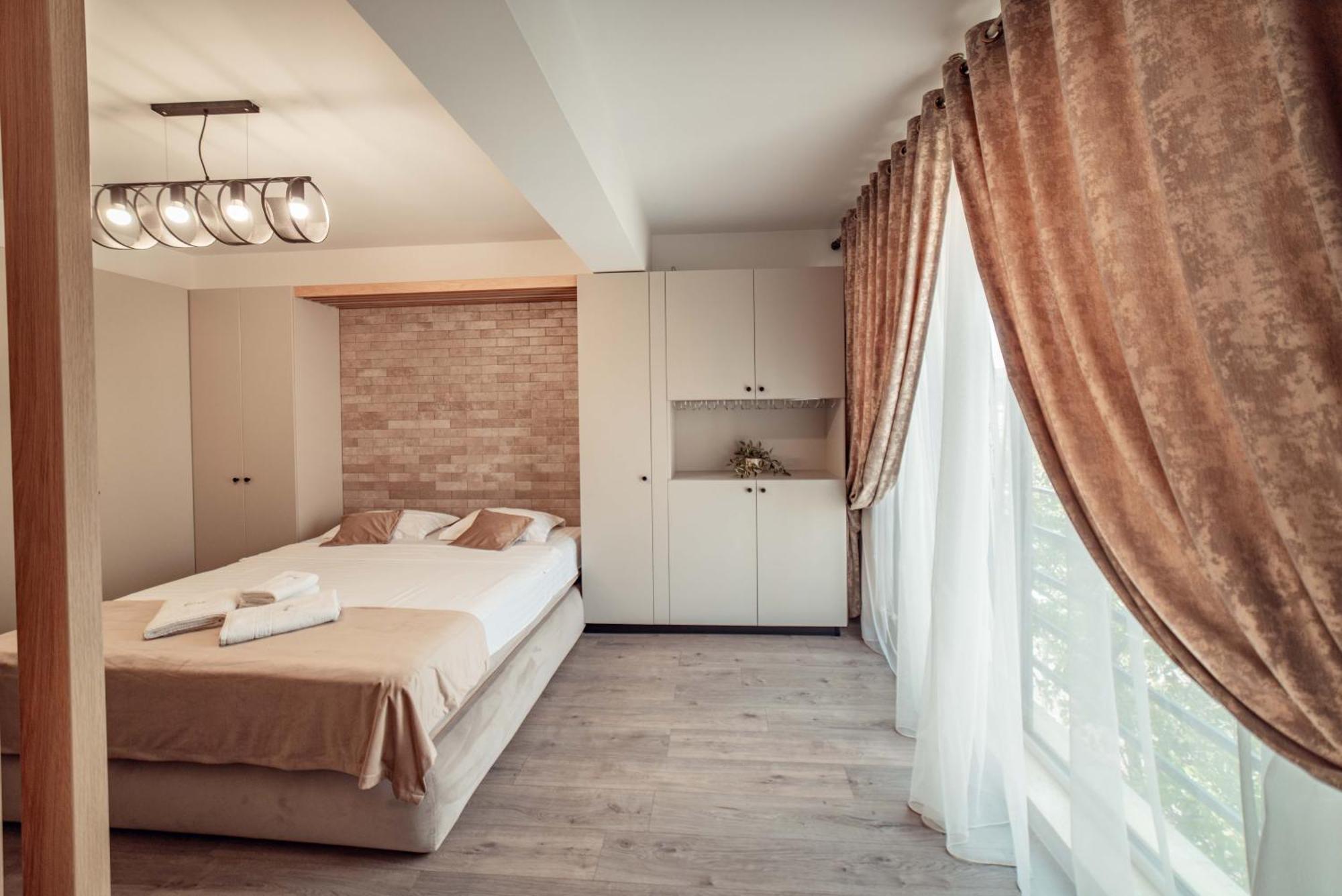 Palace Of Culture & Palas Mall Collection Suites & Studios Iasi Luaran gambar